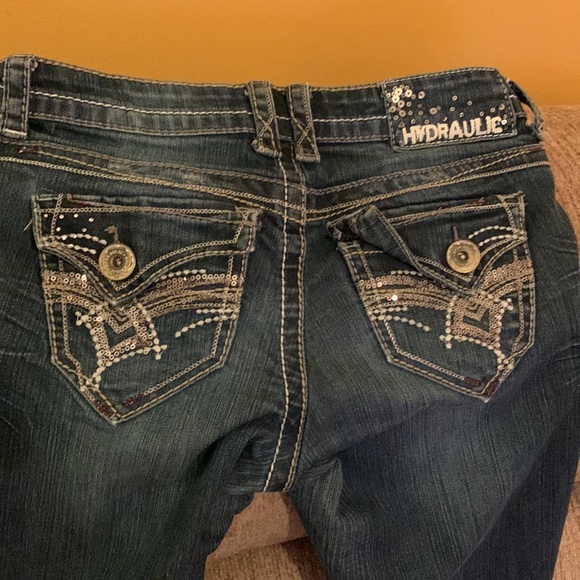 Hydraulic Distressed Light Blue Denim Capris w appliqué sequin pockets sz3/4 - Picture 8 of 10